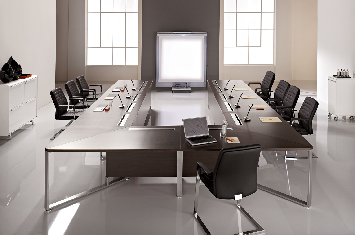 Зоны переговоров. Стол для переговоров ITABLE производитель. Стол для совещаний. Стол в переговорную комнату. Столы для конференц залов.
